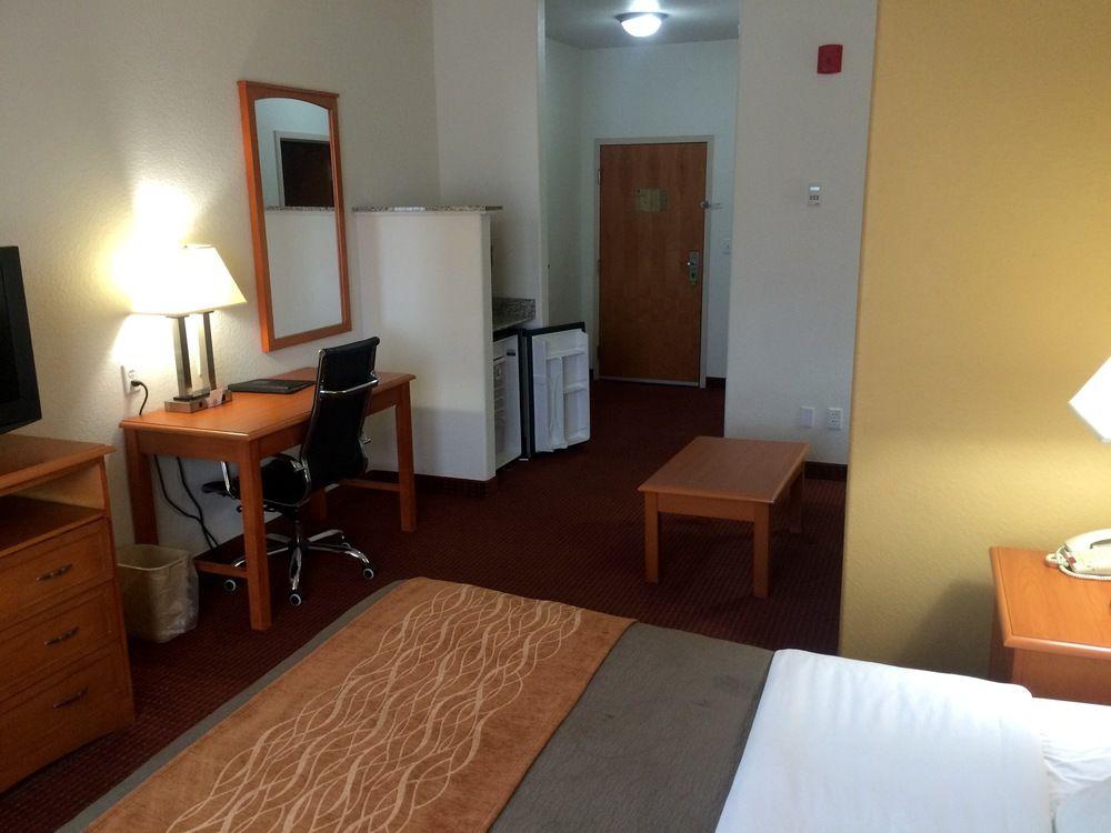 Comfort Inn & Suites Chesapeake - Portsmouth Bagian luar foto
