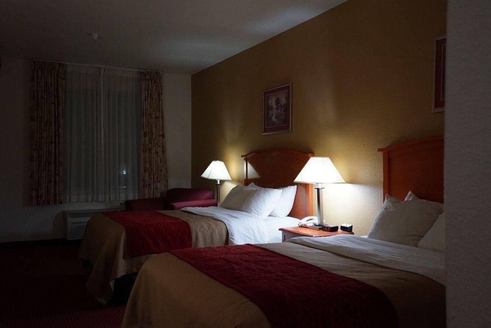 Comfort Inn & Suites Chesapeake - Portsmouth Bagian luar foto
