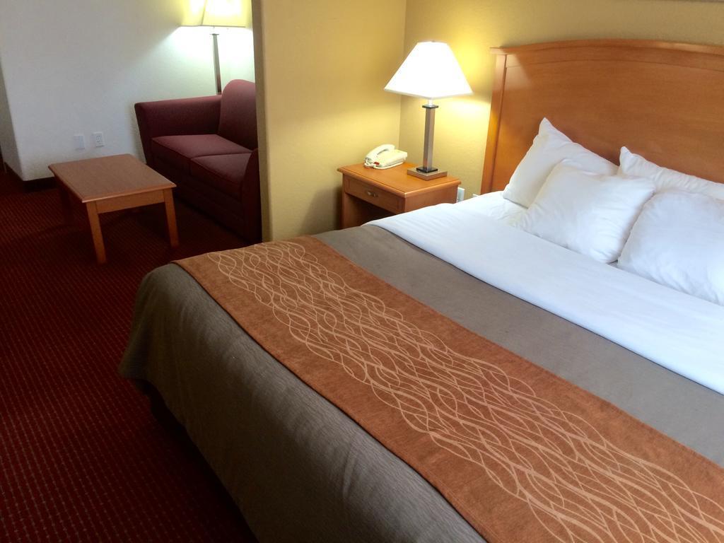 Comfort Inn & Suites Chesapeake - Portsmouth Bagian luar foto