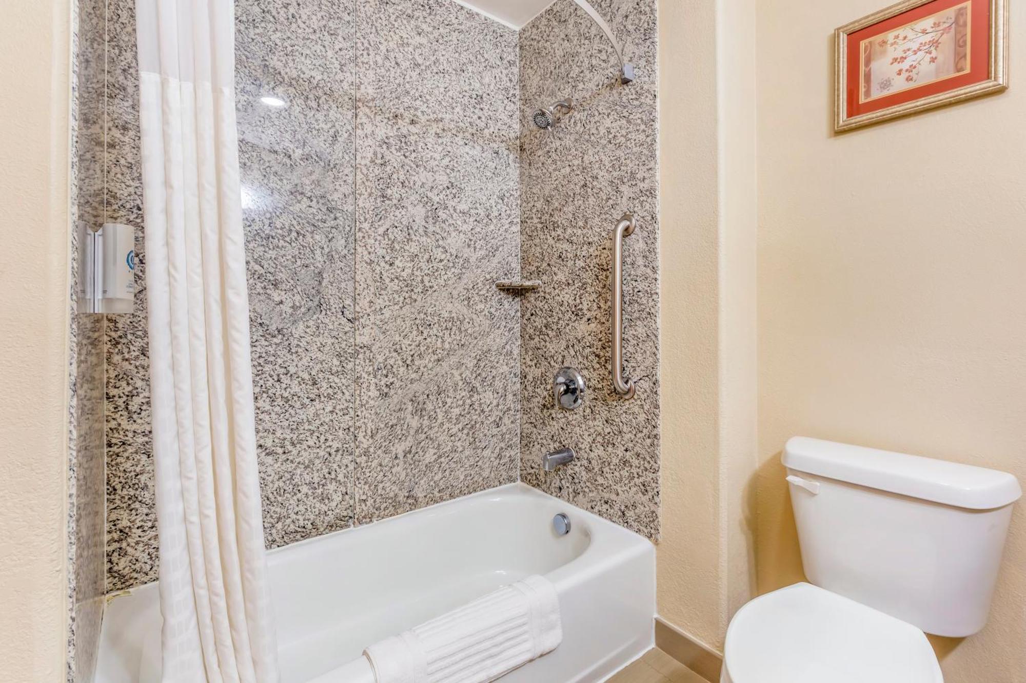 Comfort Inn & Suites Chesapeake - Portsmouth Bagian luar foto