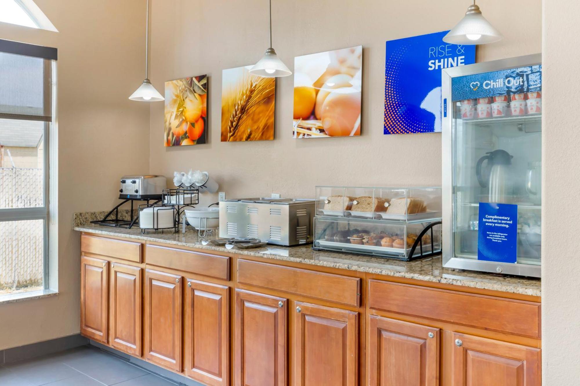 Comfort Inn & Suites Chesapeake - Portsmouth Bagian luar foto