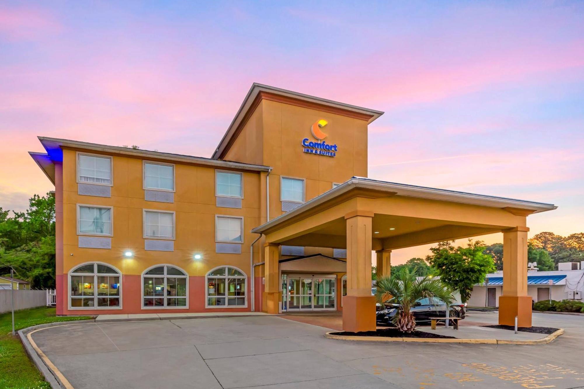 Comfort Inn & Suites Chesapeake - Portsmouth Bagian luar foto