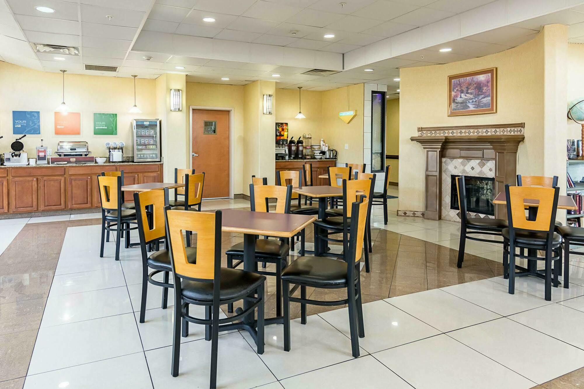 Comfort Inn & Suites Chesapeake - Portsmouth Bagian luar foto