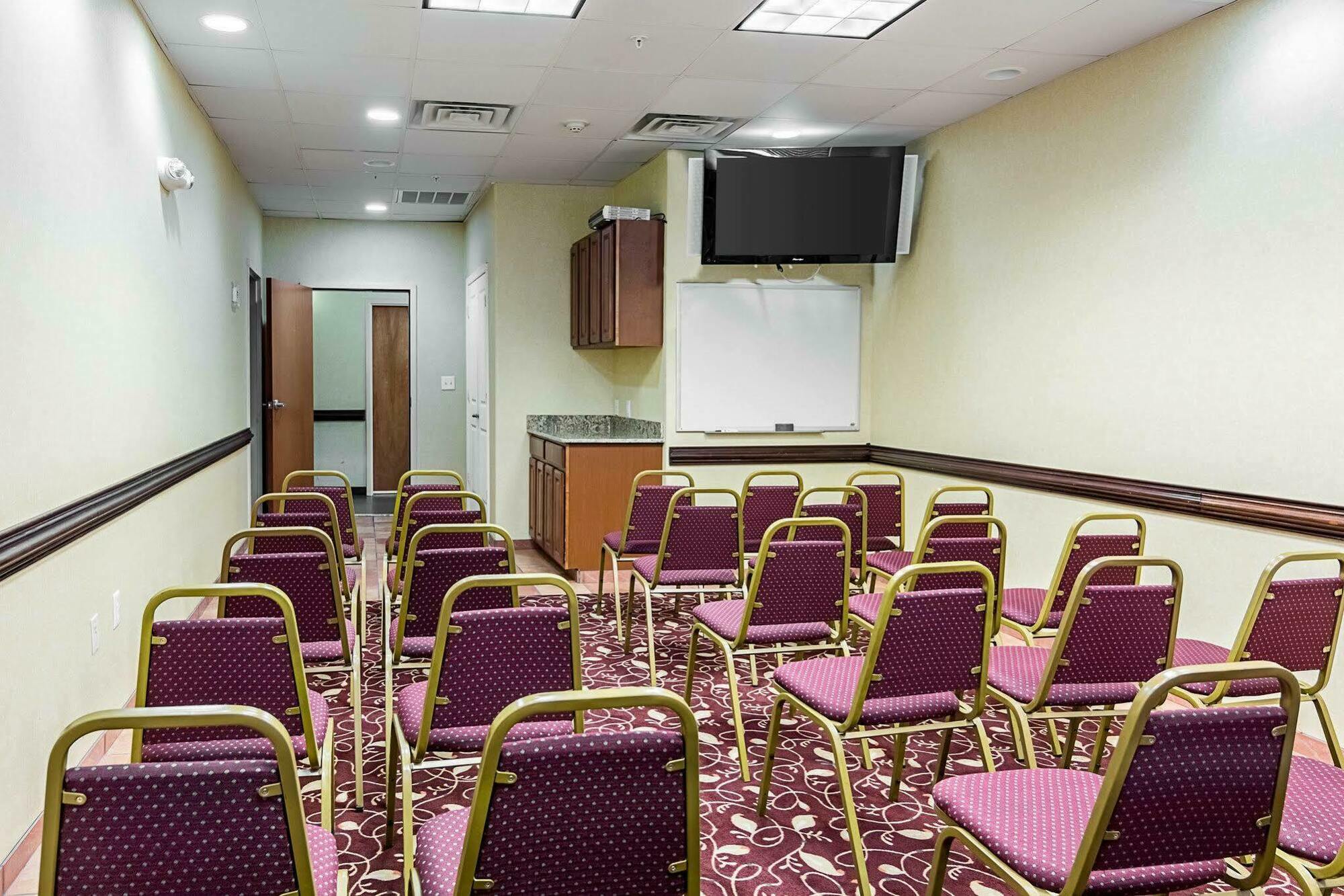 Comfort Inn & Suites Chesapeake - Portsmouth Bagian luar foto